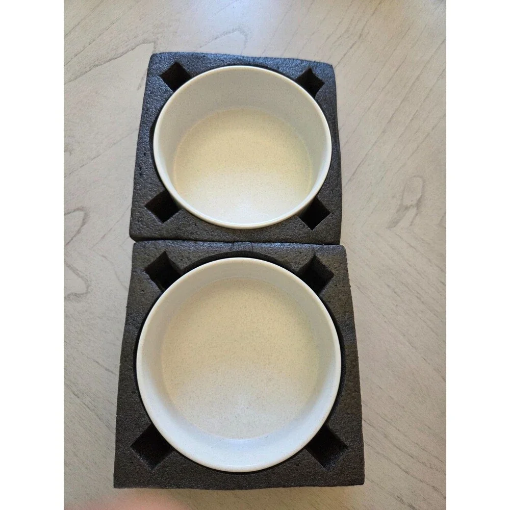 Wellbro Ceramic Set of 2 Dog Bowls, 8-Cup or 64 oz. Water, White